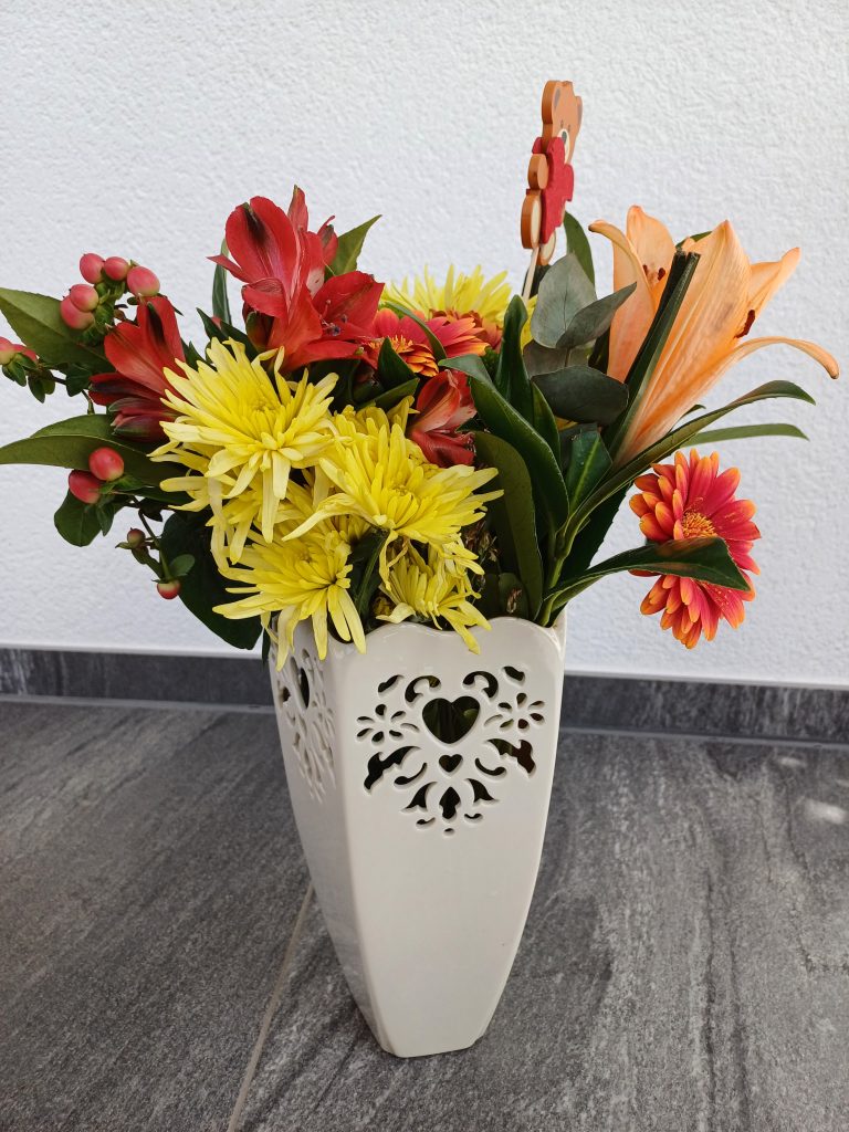Blumenstrauß als liebevoller Gruß zum Valentinstag Blumen zum Valentinstag als persönlicher Liebesgruß